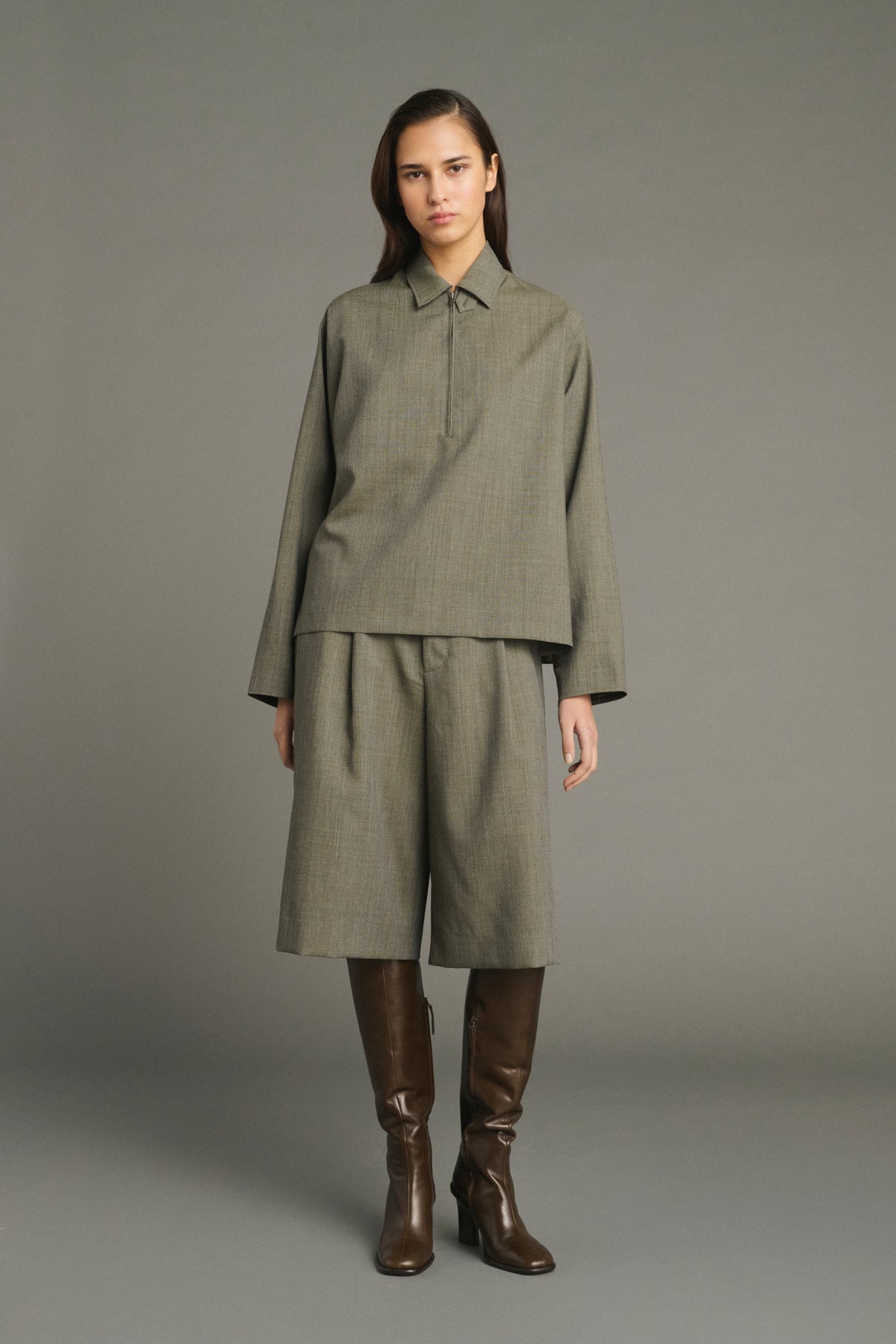 Louison Bermuda Shorts - Grey-Green - Wool - Women vue 1